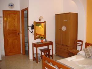 Boussetil Rooms Tinos Greece