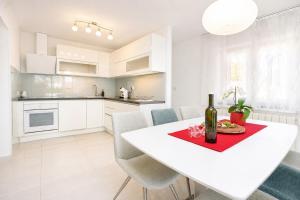 Holiday Home Poli Percica