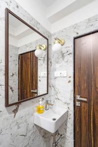 Zara Chic 1 BHK Bandra W Gated 247 Security