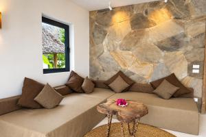 Beachfront Massee Villa - Private Pool- ZanzibarHouses