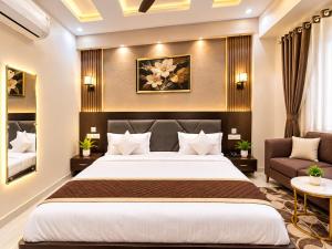 Hotel The Prem SR Near Vishwanath Temple # Resturent and Wifi - Maulvibagh Varansi