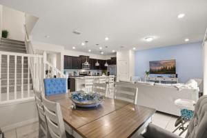 Windsor Island Oasis! Sleeps 12 - 131 Jw