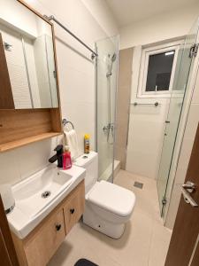 Black & Ivory Two-Bedroom Apartment in Westlands with Gym & Free Parking
