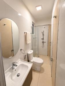 Black & Ivory Two-Bedroom Apartment in Westlands with Gym & Free Parking