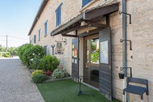 Hotels Hotel-Restaurant Saint Romain Logis : photos des chambres