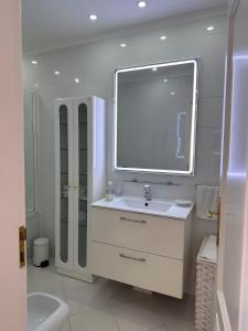 Vilamoura marina retreat top floor apartment
