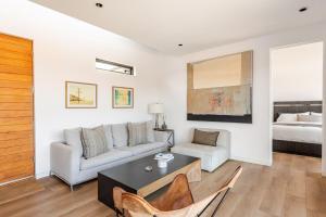 LunaWood House 2 Bed 2 Bath Modern Desert Oasis!