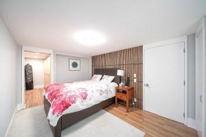 Cozy For 2-Bedroom House in North Vancouver