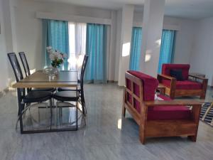 Appartement climatisé VIP belle vue Centre ville
