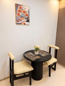 Amber Retreat Two-Bedroom Apartment in Westlands with Gym & Free Parking