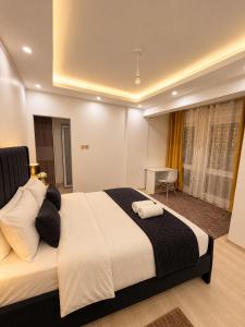 Golden Glow Two-Bedroom Apartment in Westlands with Gym & Free Parking