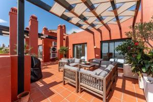 Bonita Hills - 3 bedroom Penthouse with Panoramic Sea Views & Large Terrace