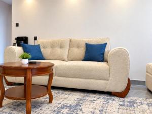 Cozy Tranquil Homes 2 Bedroom Apartment good for Family or Friends