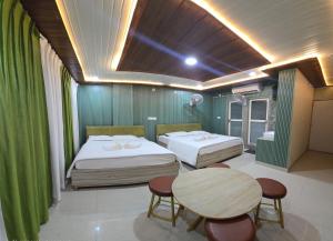 Sanidhya Hotel