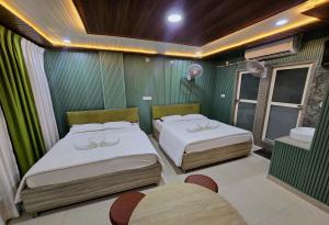 Sanidhya Hotel