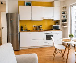 Calm, Cozy & Bright apartment for your stay