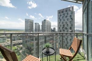 Family Haven by Rogers Centre Parking Sleeps 8