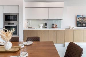 Family Haven by Rogers Centre Parking Sleeps 8
