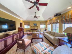 House with a Caribbean Sea