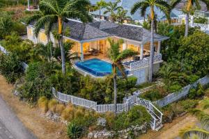 House with a heated pool