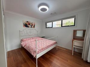A peaceful residence in the heart of Penrith close to the train station and shopping center
