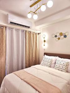 Acellyne Suites Cozy Retreat with Balcony
