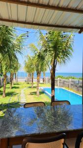Beachfront 5BR Villa Private Pool & BBQ