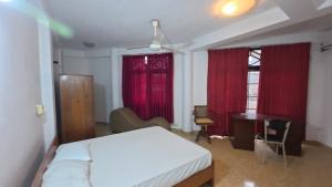 Air Conditioned 2 Bedroom Apartment