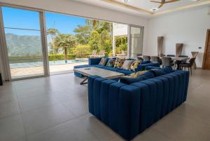 Luxury 5BR Jungle View with private Pool&Gym