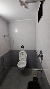 Cozy 1 RK Sarona Showroom Hub