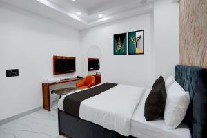 Hotel Aroha A Corporate Suites Near Botanical Garden Metro Station