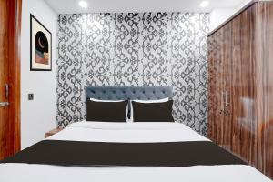 Hotel Aroha A Corporate Suites Near Botanical Garden Metro Station