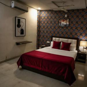 Hotel The Great Fine Elite Only 1 Km From Taj Mahal !!! Luxury Stay In Agra