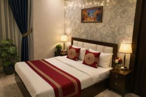 Hotel The Great Fine Elite Only 1 Km From Taj Mahal !!! Luxury Stay In Agra