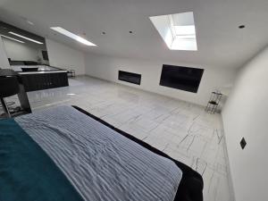 Danube Escape Studio with Jacuzzi & Free Parking