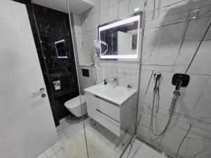 Danube Escape Studio with Jacuzzi & Free Parking