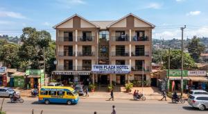 Twin Plaza
