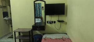 Suganya Lodge