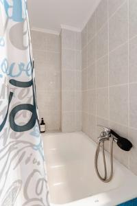 RG Living Spaces Neo Psychiko