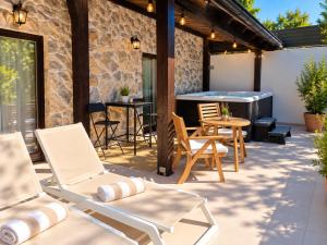Plitvice Falls Cottage - Luxury rooms & Dinner