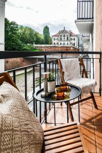 Tamka Vistula Old Town by Mia