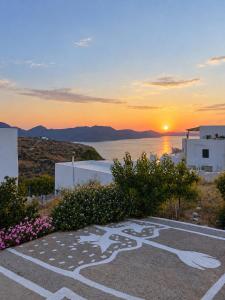 Georgia Rooms Milos