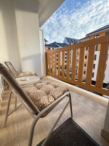 Golden Pine Apartment