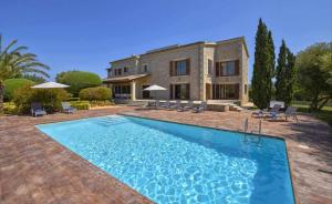Bonita villa en Alcudia piscina cerca de la playa