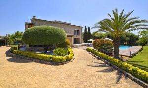 Bonita villa en Alcudia piscina cerca de la playa