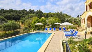 Casa de campo con vistas piscina y aire ac 10 pers