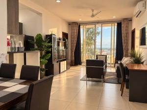 Oceanfront Spacious 3BR SeaView - Airport 10 Min