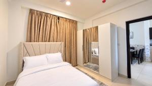 Oceanfront Spacious 3BR SeaView - Airport 10 Min