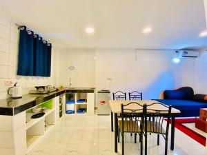 White Makuti Holiday Apartments