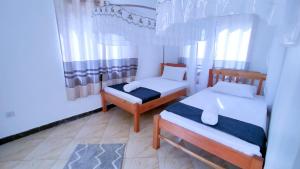 White Makuti Holiday Apartments